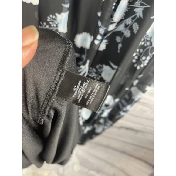 Torrid Maxi Dress Black Blue White Floral Adjustable Strap Ruched Bust - Picture 6 of 6